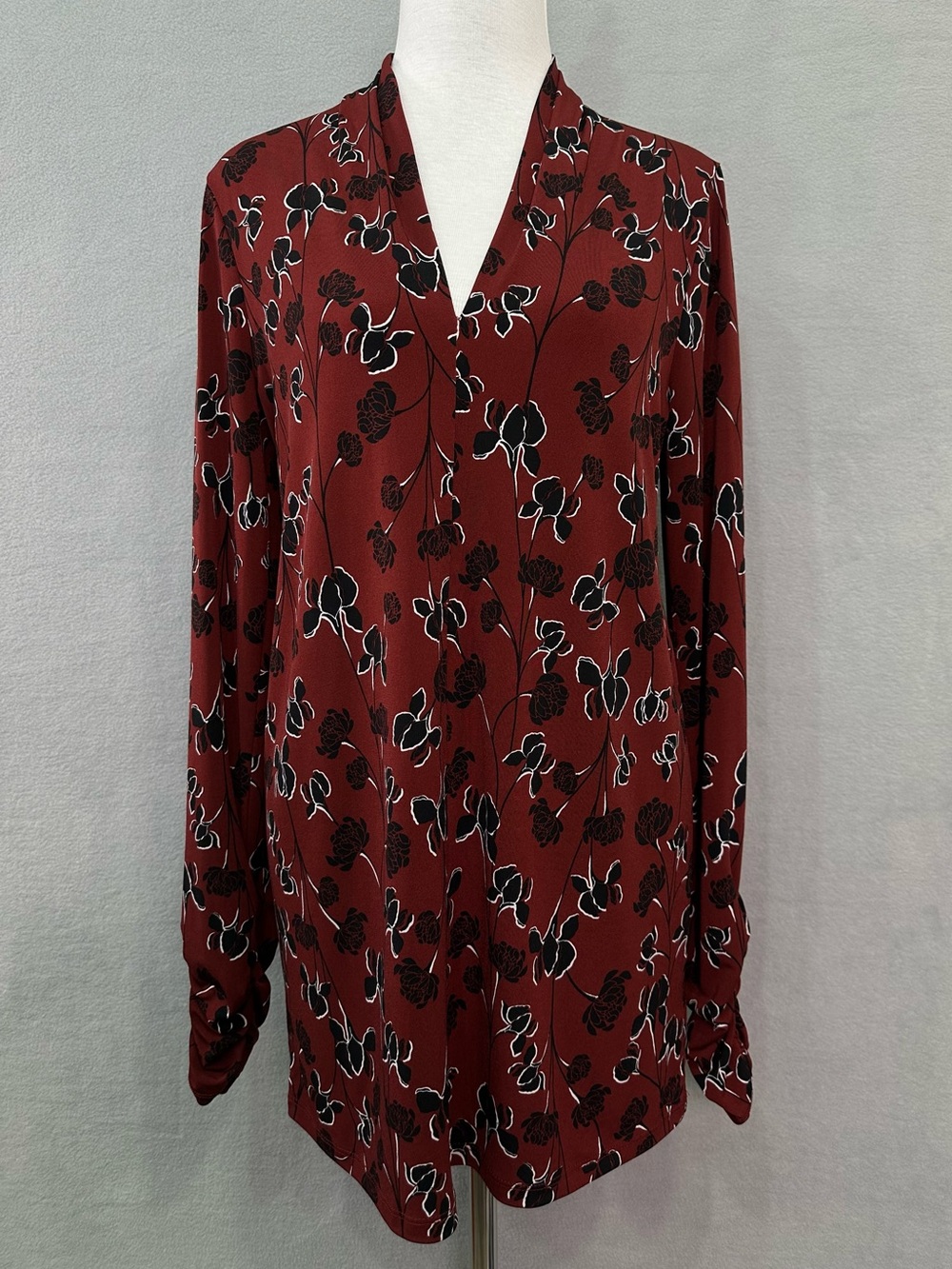 A Pea in the Pod Burgundy Floral V-Neck Blouse